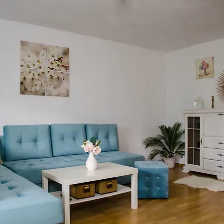 Collosal Apartment With Garden 布加勒斯特 Exterior photo