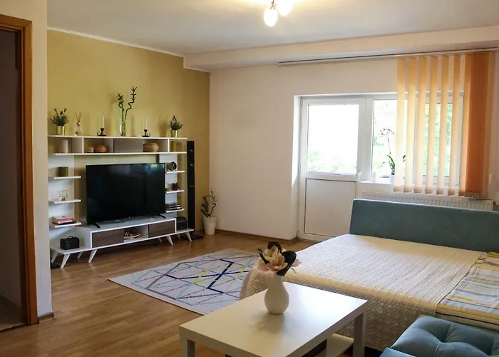 Collosal Apartment With Garden