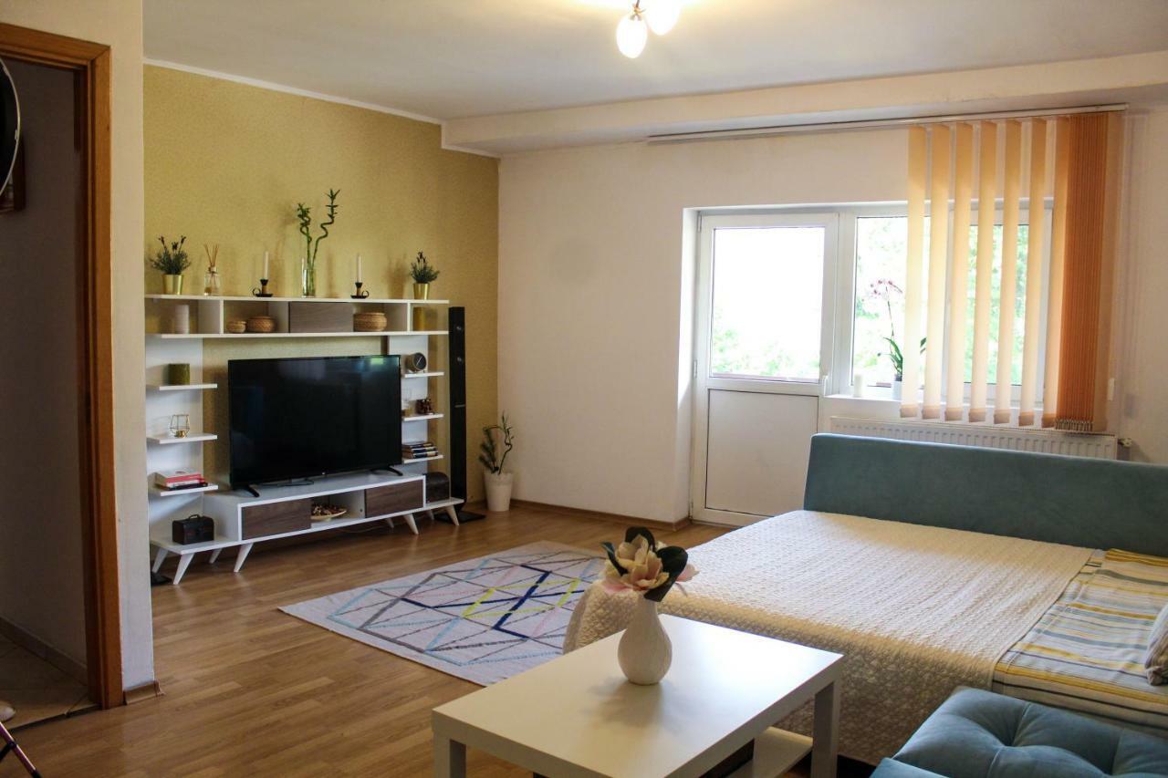 Collosal With Garden Apartament *